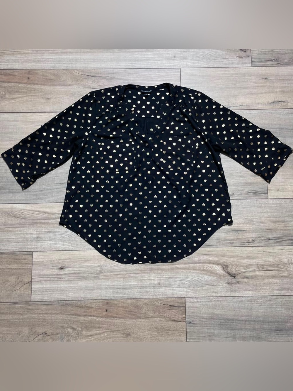 Torrid Harper Georgette 3/4 Sleeve Blouse Size 0 Black Metallic Gold Hearts